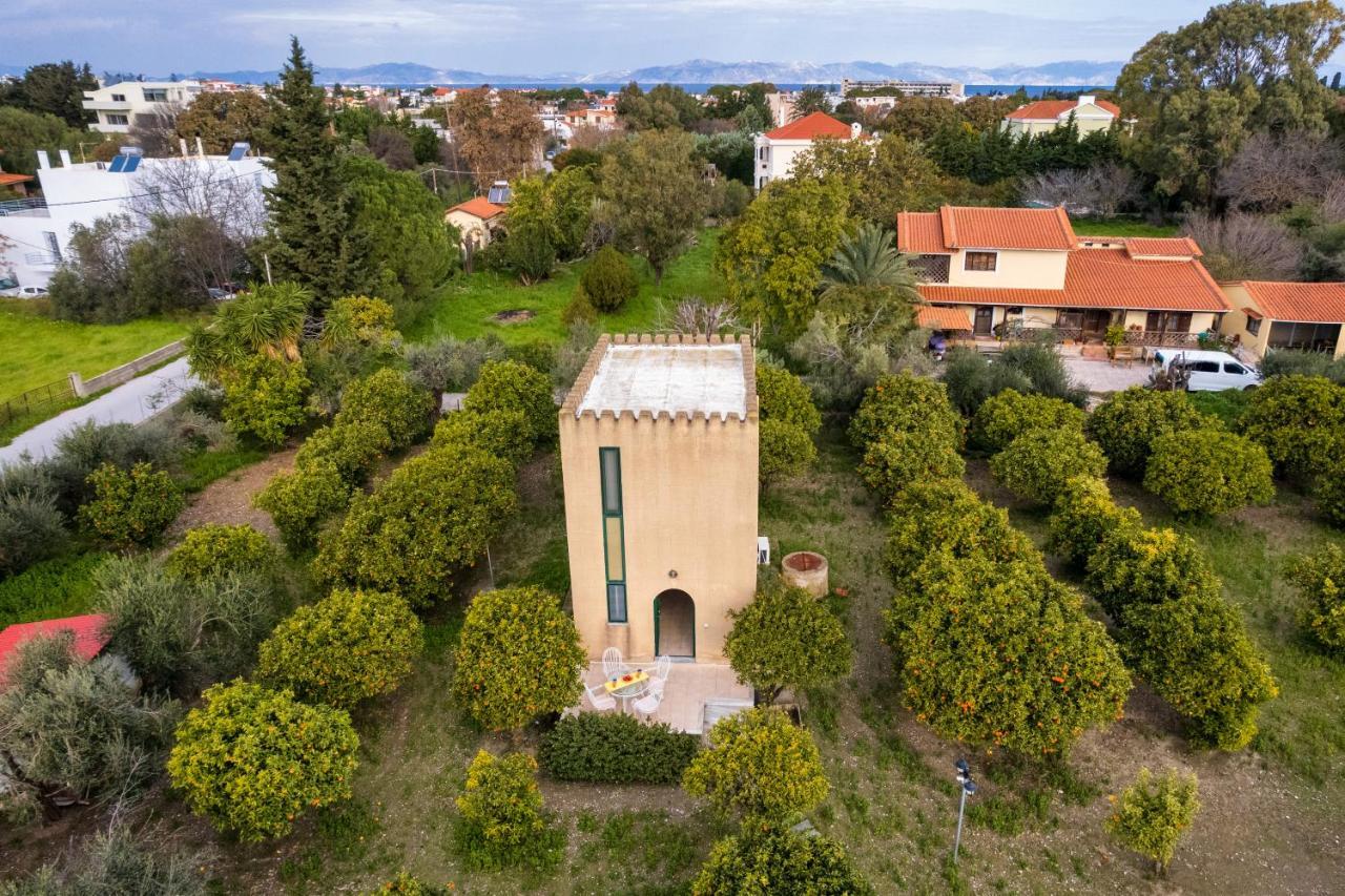 The Tower With The Orange Tree Garden Villa เอียลิซอส ภายนอก รูปภาพ